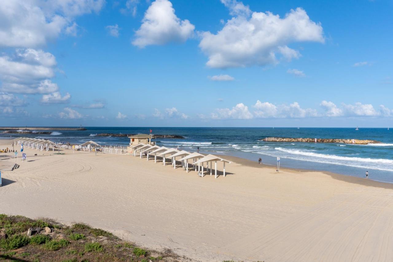 Beachfront Boutique Apartment Herzliya Luaran gambar