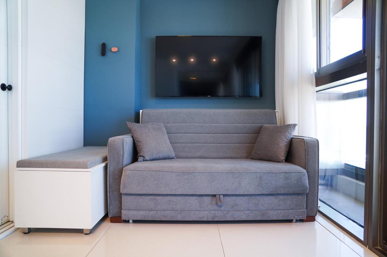 Beachfront Boutique Apartment Herzliya Luaran gambar