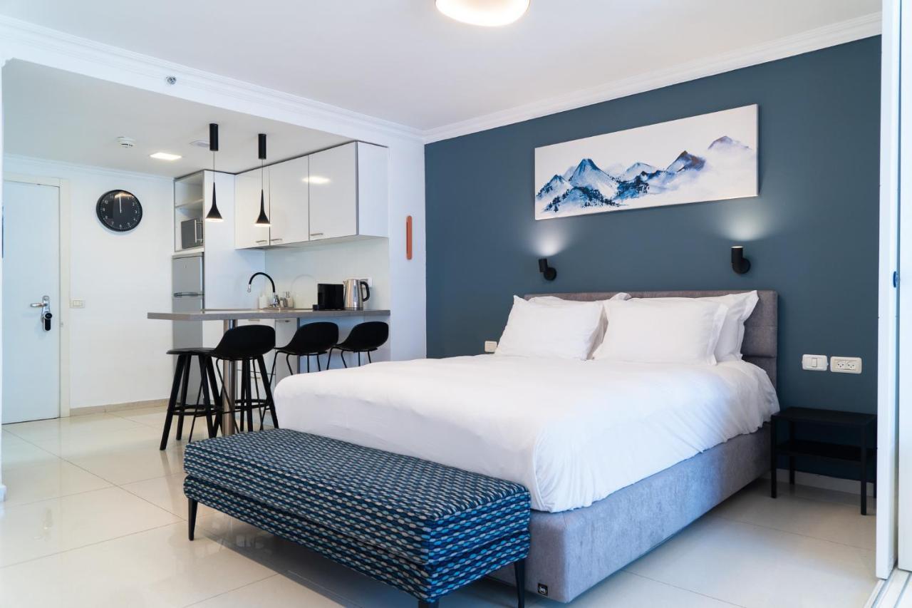 Beachfront Boutique Apartment Herzliya Luaran gambar